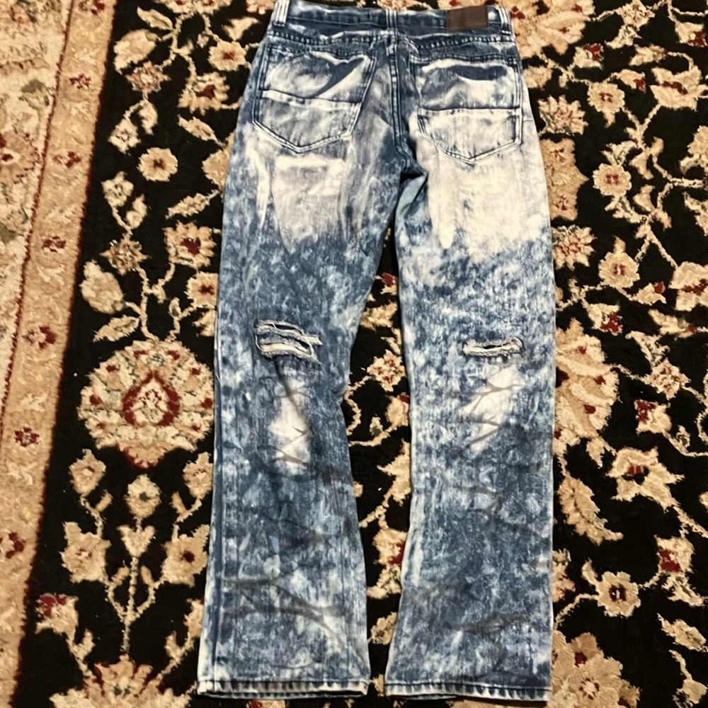 Blue Jeans - Picture 2 of 3